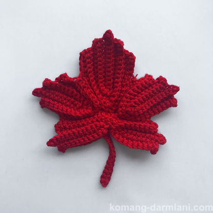 Gambar Crochet Maple leaf - red