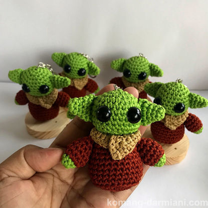 Gambar Baby yoda  Crochet keychain