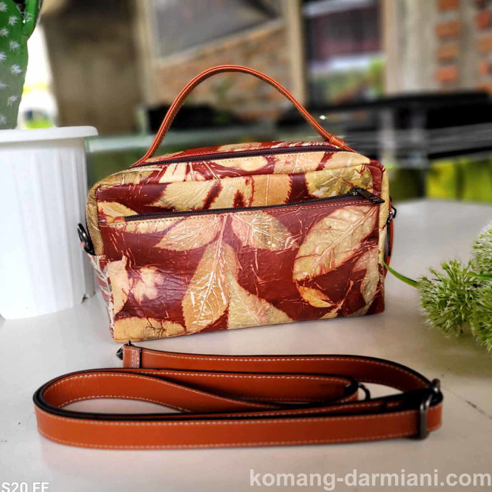 Gambar Nature-Inspired Botanical Print Leather Handbag sienna and yellow | Komang Darmiani
