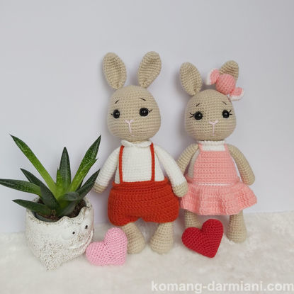 Gambar Adorable Crochet Bunny Couple - Handcrafted Cuddly Toys for Delightful Moments